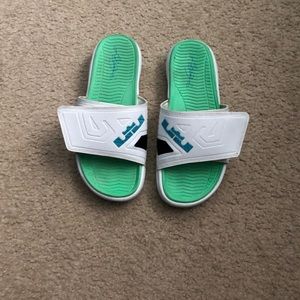 Nike Lebron slides size 10 used